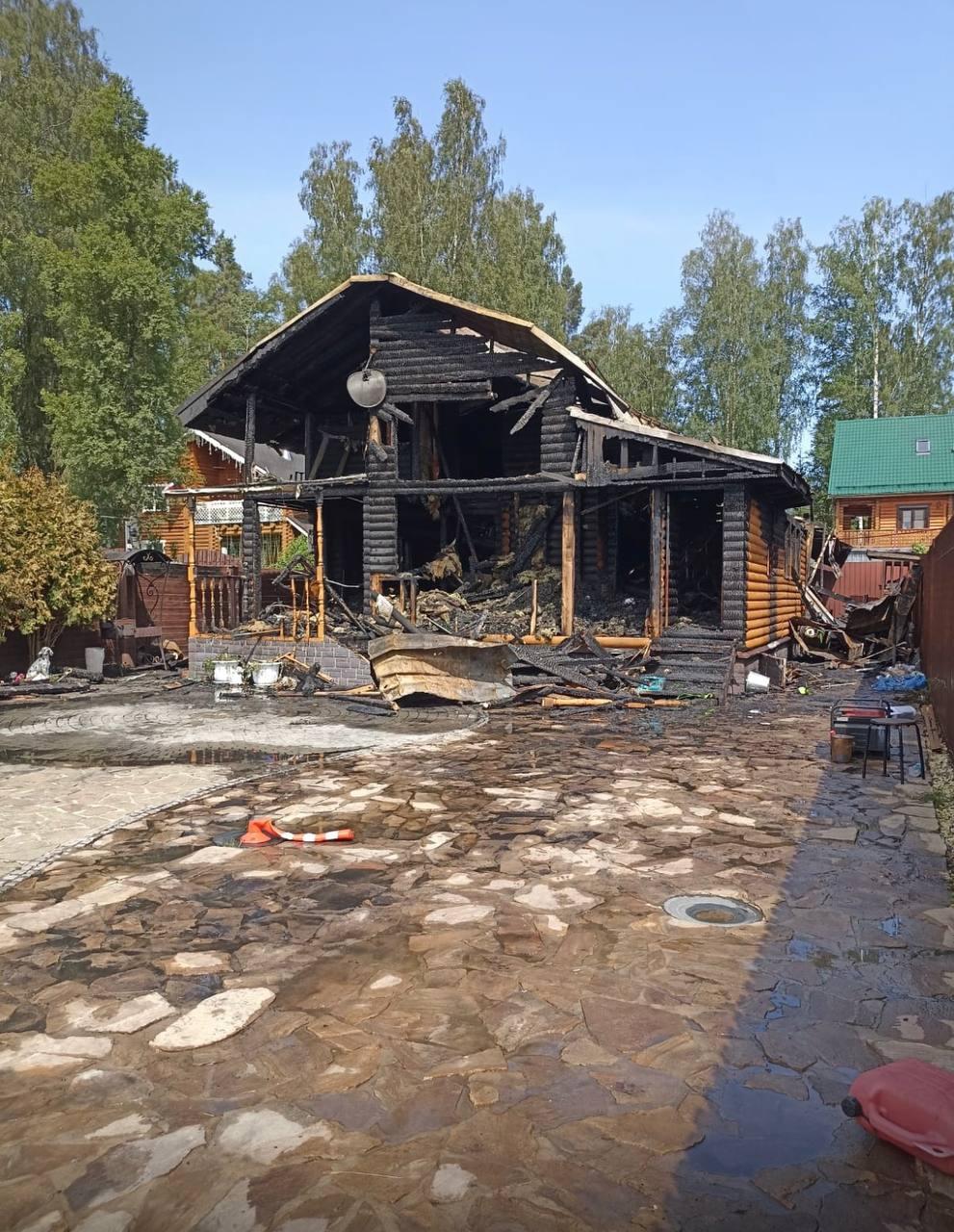 Сгоревший дом до демонтажа